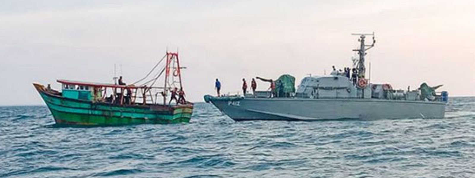 Navy seizes 01 Indian fishing boat poaching